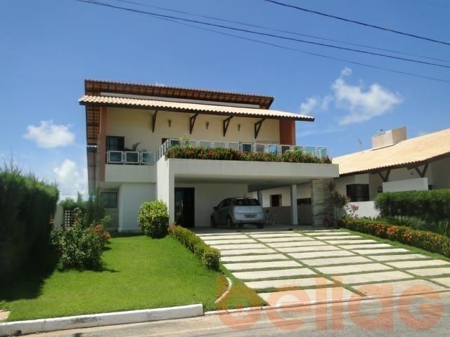{{layout.imobiliaria.imb_razaosocial}}