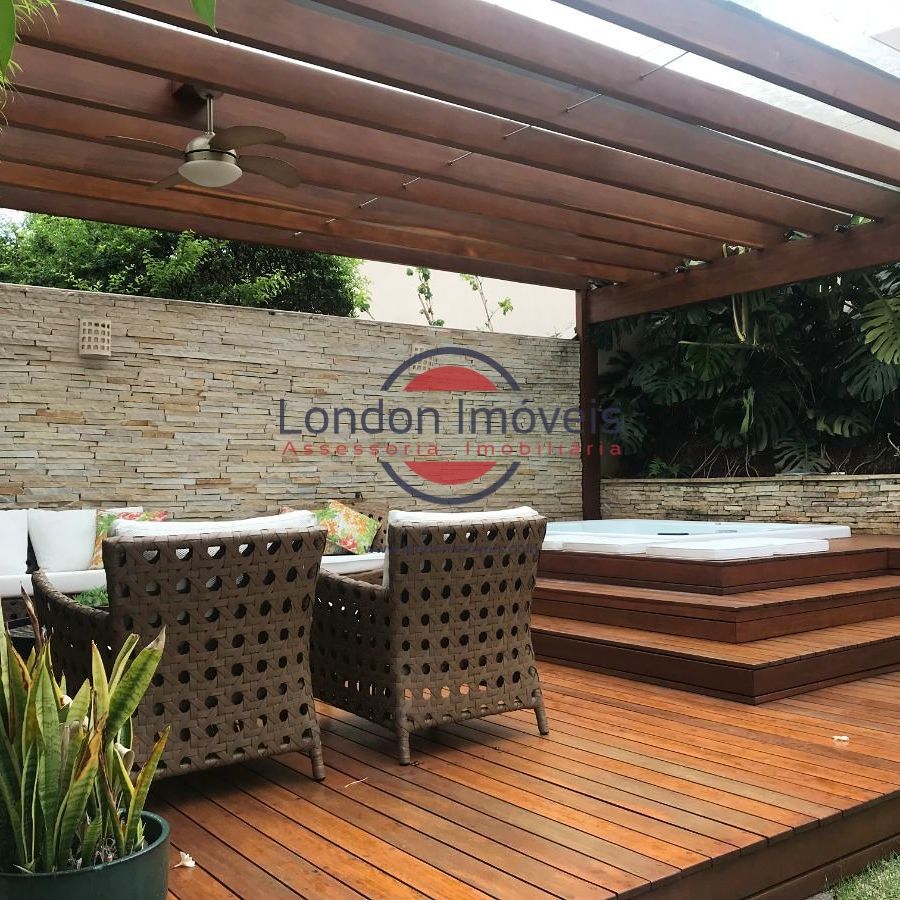 {{layout.imobiliaria.imb_razaosocial}}