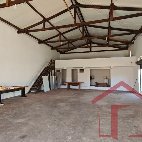 Comercial, Barracões