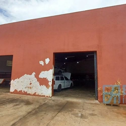 Comercial, Barracões