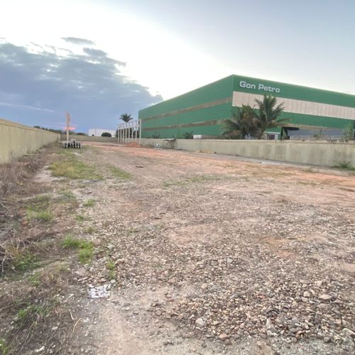 ÁREA COMERCIAL, URBANA