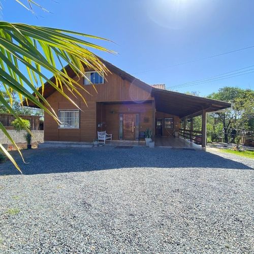 Sítio, 2 suites + 1 dormitório