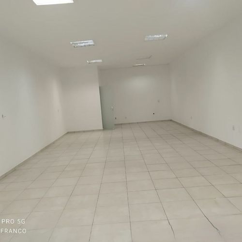 Sala Comercial, Térrea