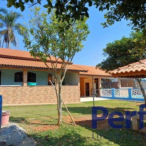 Chácara, 4 Dormitórios