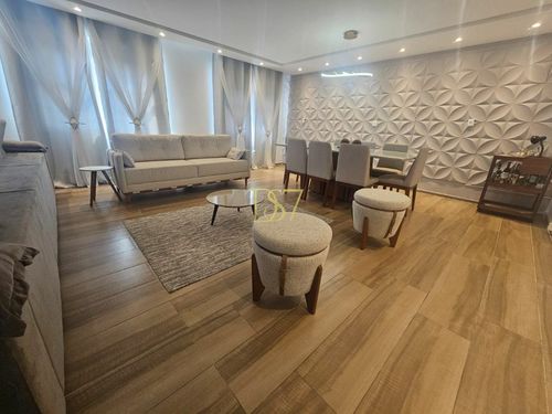 Apartamentos, 4 Dormitórios