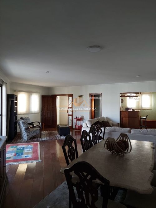 Apartamentos, 4 Dormitórios