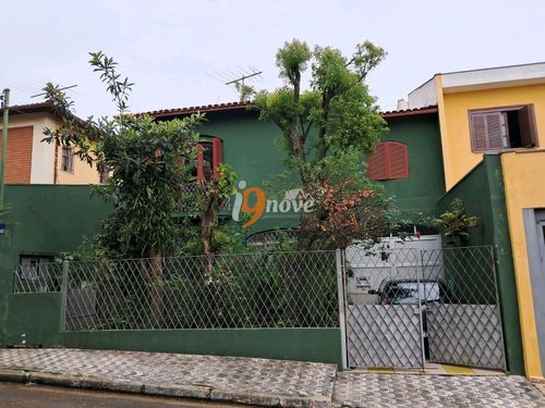 Sobrado, 4 Dormitórios