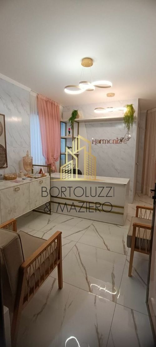 Sala Comercial, Térrea