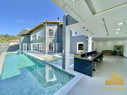 Apartamentos, 4 Dormitórios