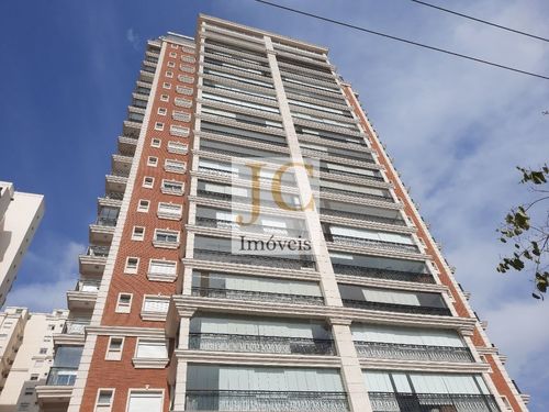 Apartamentos, 4 dormitórios