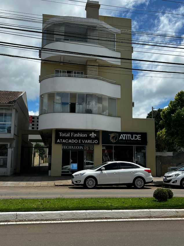 {{layout.imobiliaria.imb_razaosocial}}