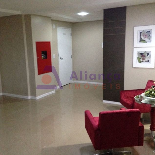 {{layout.imobiliaria.imb_razaosocial}}