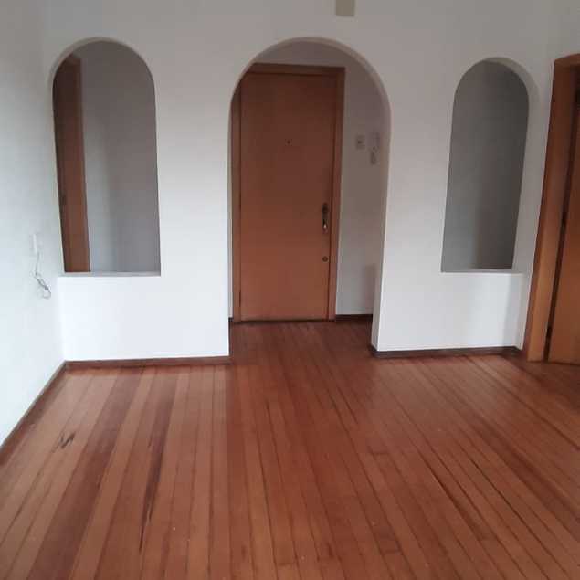 {{layout.imobiliaria.imb_razaosocial}}