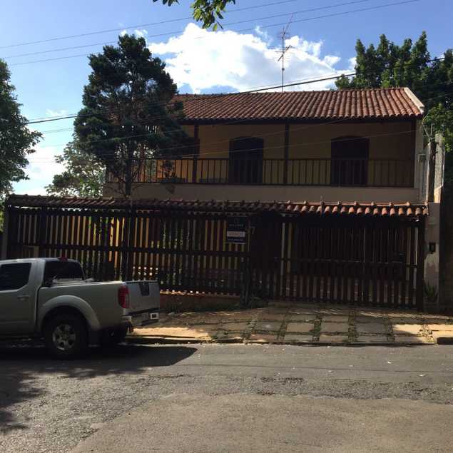 {{layout.imobiliaria.imb_razaosocial}}