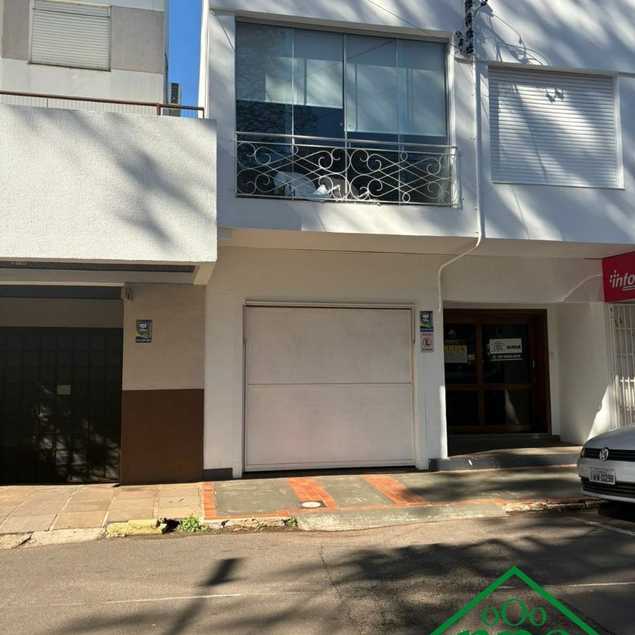 {{layout.imobiliaria.imb_razaosocial}}