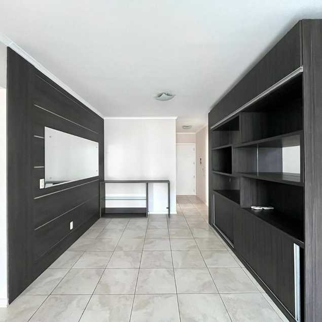 {{layout.imobiliaria.imb_razaosocial}}