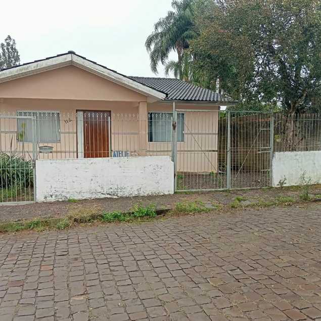 {{layout.imobiliaria.imb_razaosocial}}