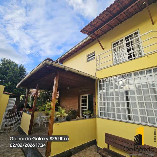 {{layout.imobiliaria.imb_razaosocial}}