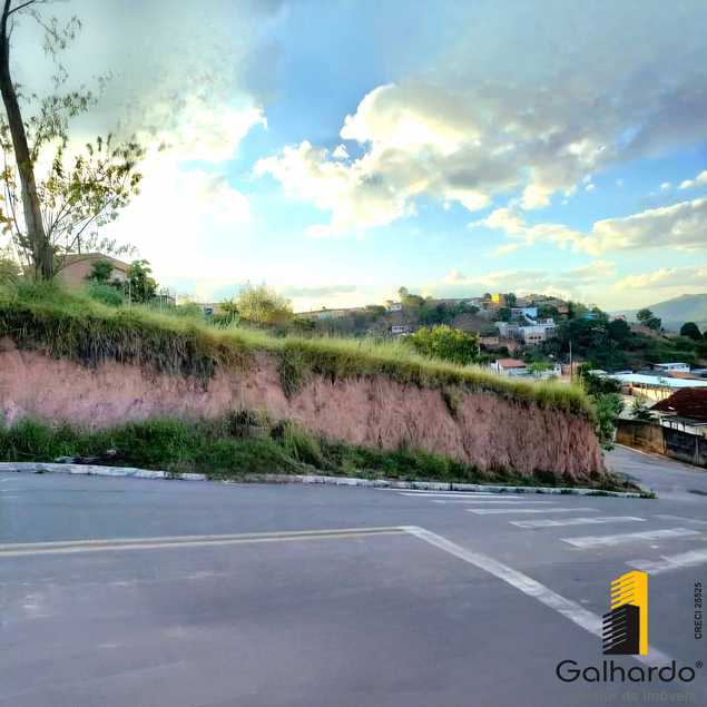 {{layout.imobiliaria.imb_razaosocial}}