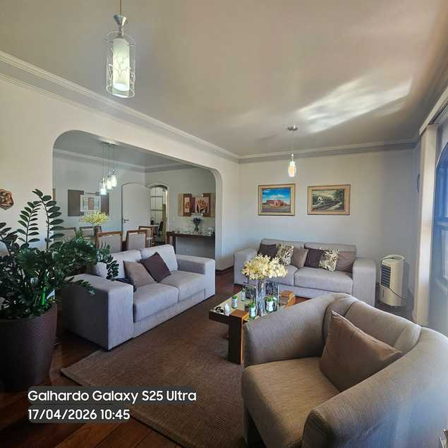 {{layout.imobiliaria.imb_razaosocial}}