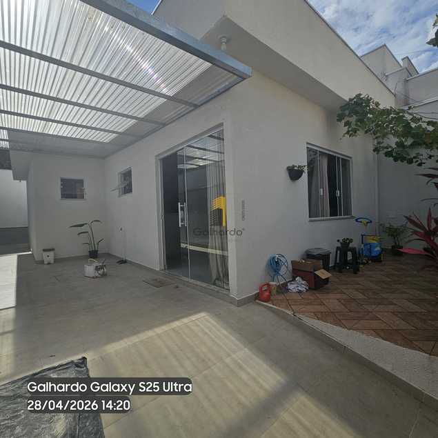 {{layout.imobiliaria.imb_razaosocial}}