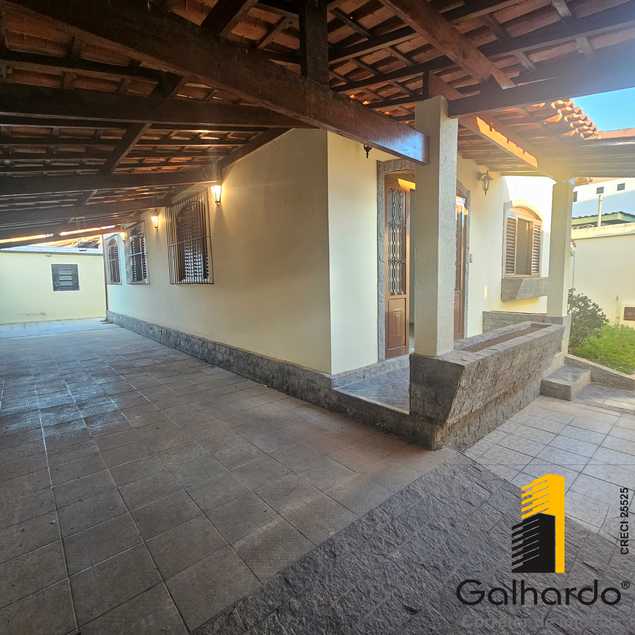 {{layout.imobiliaria.imb_razaosocial}}