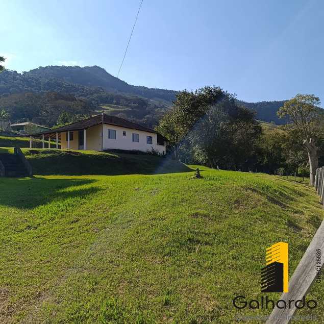{{layout.imobiliaria.imb_razaosocial}}