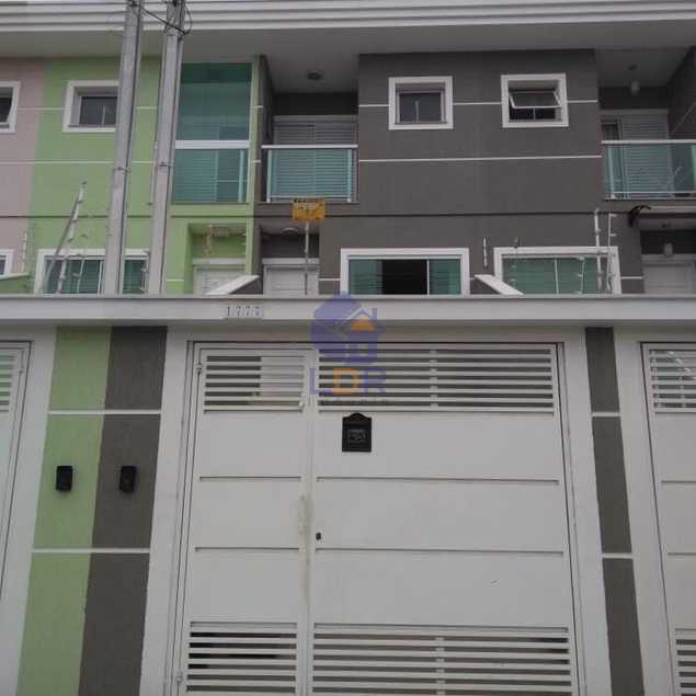 {{layout.imobiliaria.imb_razaosocial}}