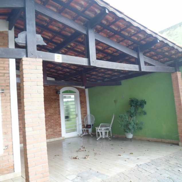 {{layout.imobiliaria.imb_razaosocial}}