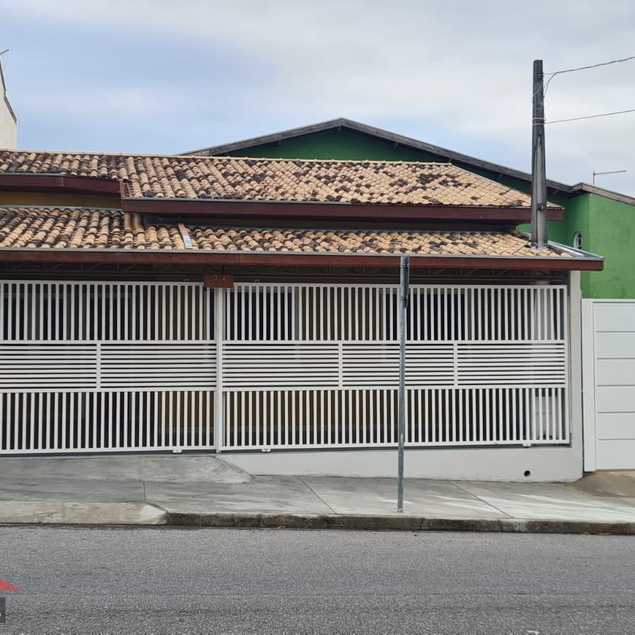 {{layout.imobiliaria.imb_razaosocial}}