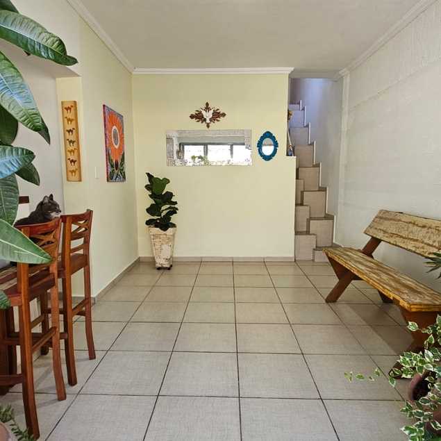 {{layout.imobiliaria.imb_razaosocial}}