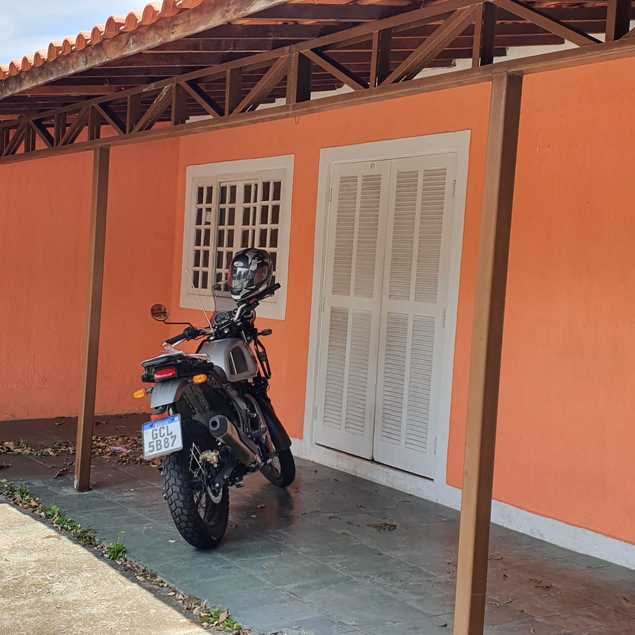 {{layout.imobiliaria.imb_razaosocial}}