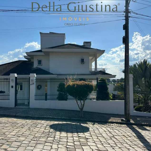 Della Giustina Rocha Carvalho Imóveis LTDA