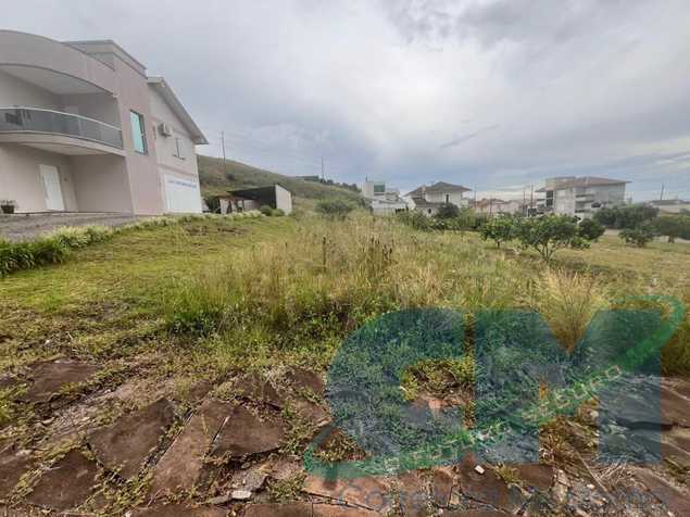 {{layout.imobiliaria.imb_razaosocial}}