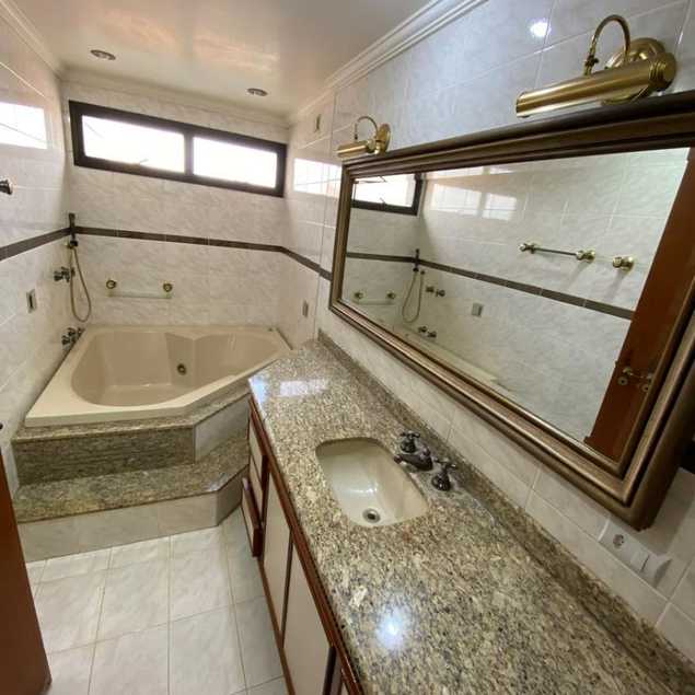 {{layout.imobiliaria.imb_razaosocial}}