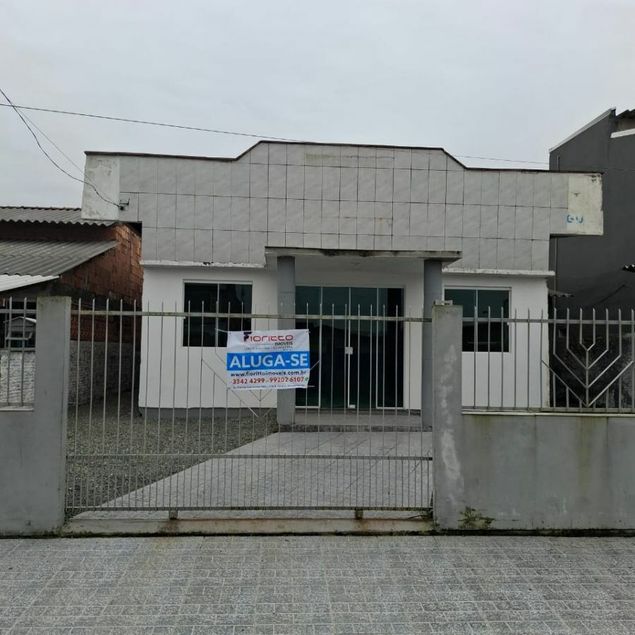 {{layout.imobiliaria.imb_razaosocial}}