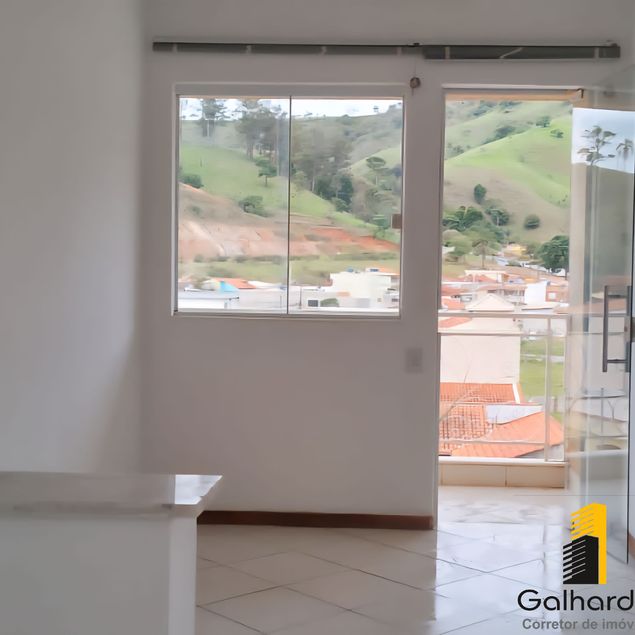 {{layout.imobiliaria.imb_razaosocial}}