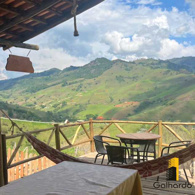 {{layout.imobiliaria.imb_razaosocial}}