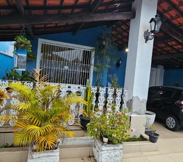 {{layout.imobiliaria.imb_razaosocial}}
