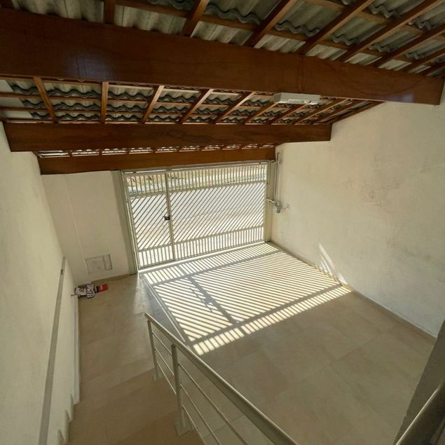 {{layout.imobiliaria.imb_razaosocial}}