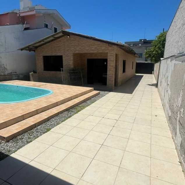 {{layout.imobiliaria.imb_razaosocial}}