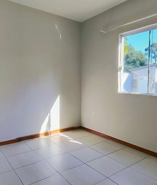 {{layout.imobiliaria.imb_razaosocial}}