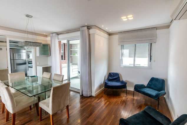 {{layout.imobiliaria.imb_razaosocial}}