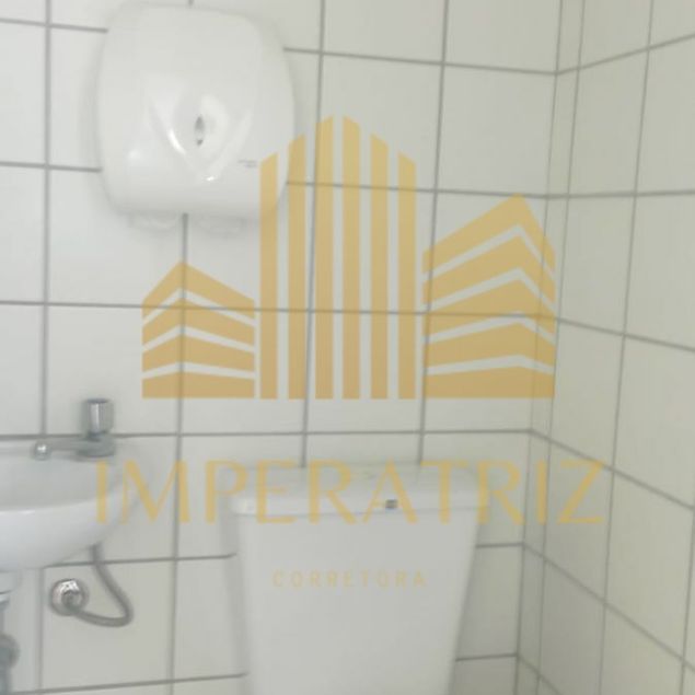 {{layout.imobiliaria.imb_razaosocial}}