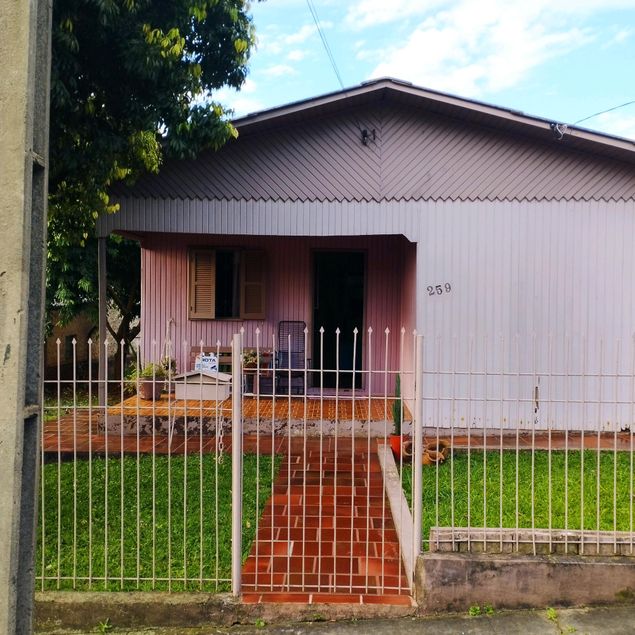 {{layout.imobiliaria.imb_razaosocial}}