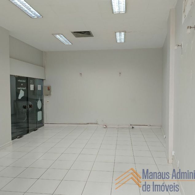 {{layout.imobiliaria.imb_razaosocial}}