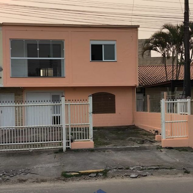 {{layout.imobiliaria.imb_razaosocial}}