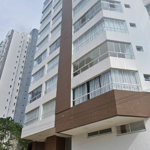 {{layout.imobiliaria.imb_razaosocial}}