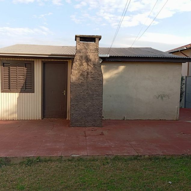 {{layout.imobiliaria.imb_razaosocial}}