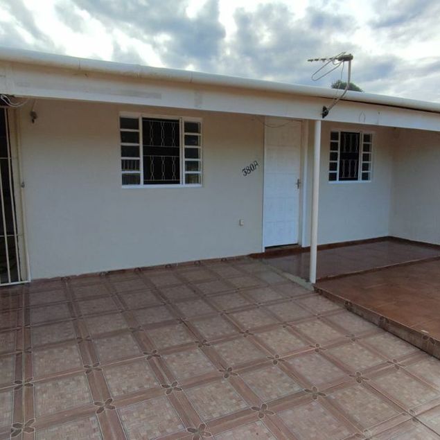 {{layout.imobiliaria.imb_razaosocial}}